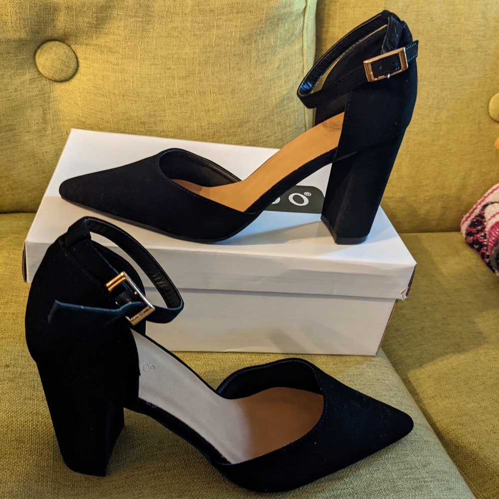 Black Bamboo Bellflower Heels